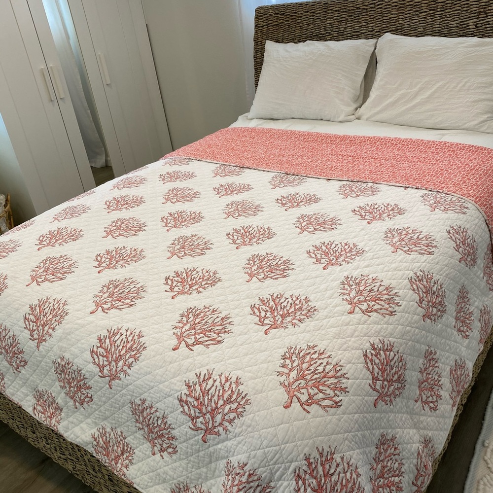 COPY - Queen size tropical quilt coral colors